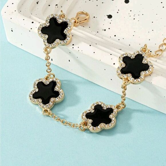Chic Black Five Leaf Clover Gold bracelet - Picture 2 of 4